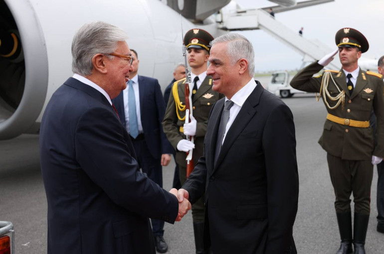 Ղազախստանի նախագահը պաշտոնական այցով ժամանել է Հայաստան
